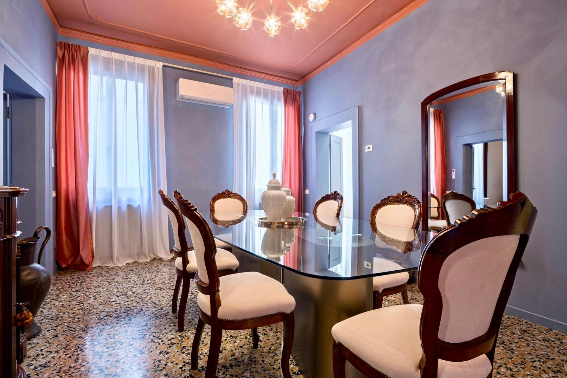 The Arsenal Large Apartment Venesia Bagian luar foto